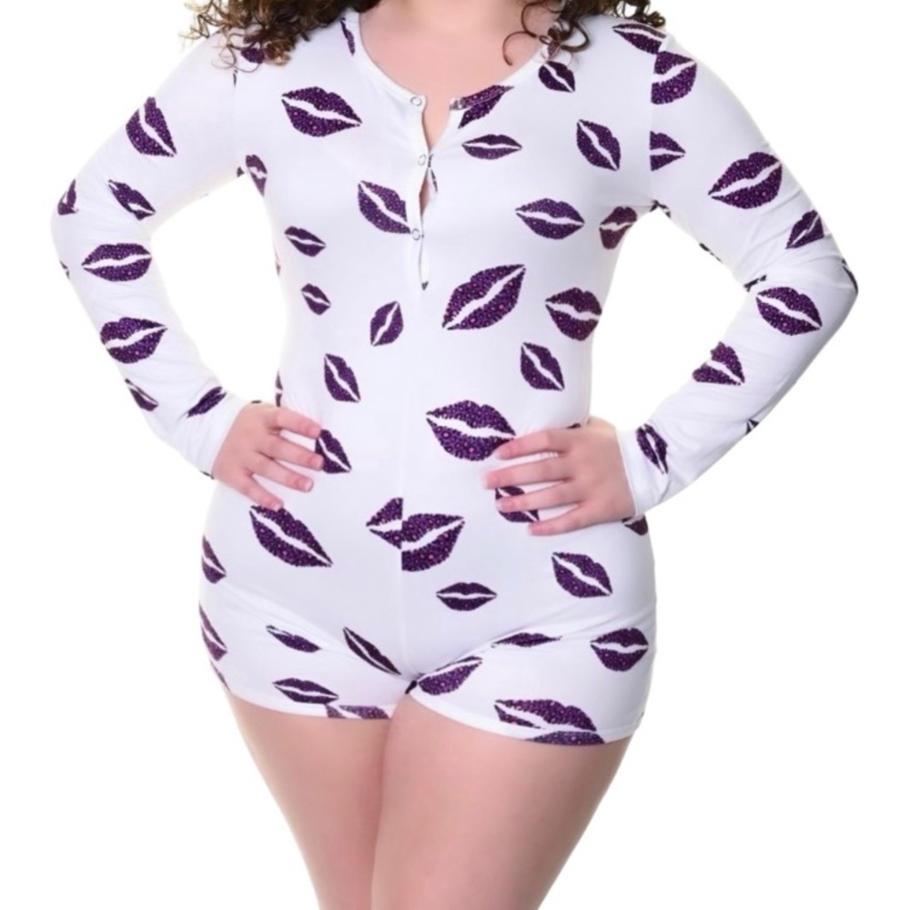 ✨💎Purple white kisses comfy onesie✨💎